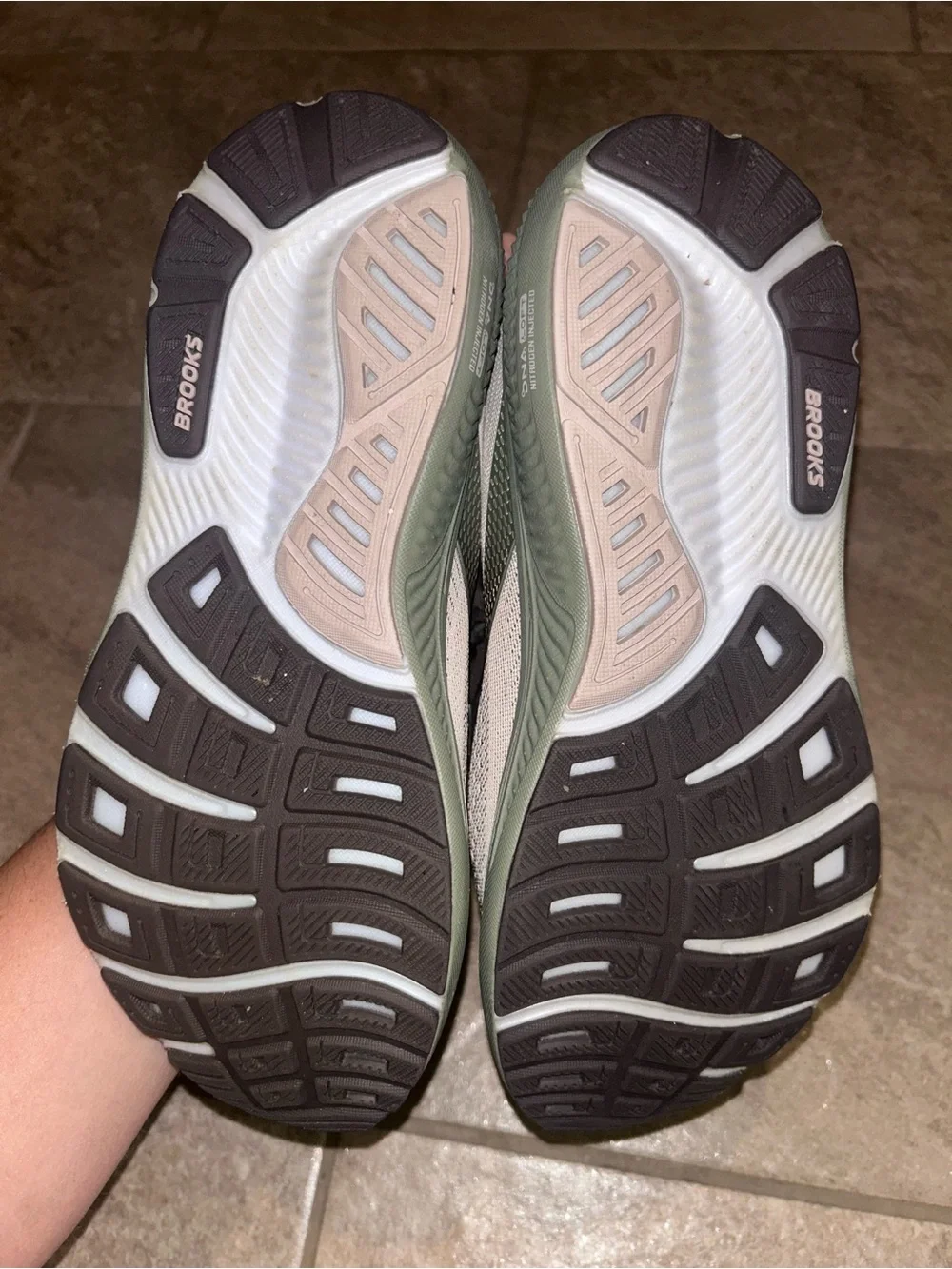 Brooks Men’s Ghost 17 Neutral Running Shoe